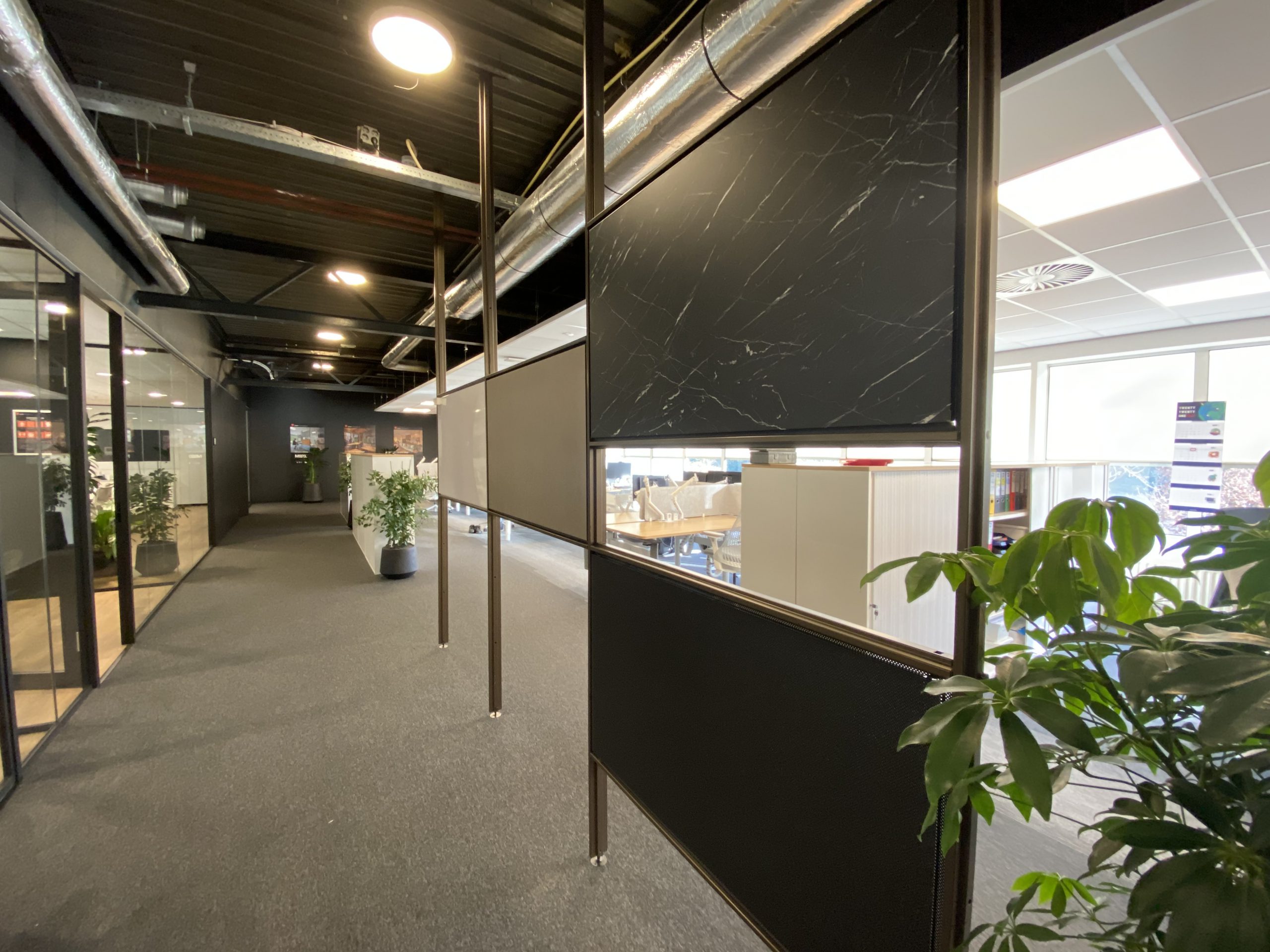 metaline 的无限表面处理选项。